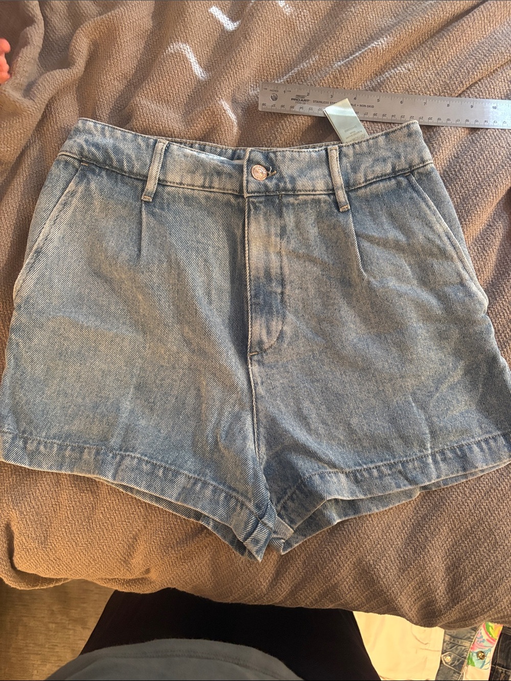 7 for all Man Kind abyss short